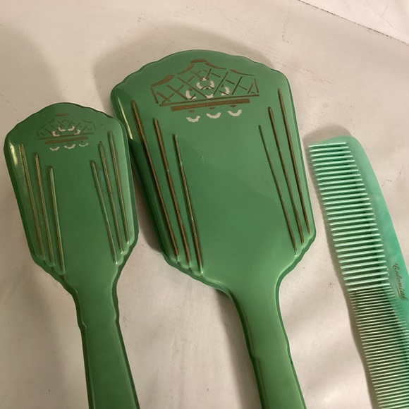 3piece colonial vanity set, brush, comb and mirror - Picture 3 of 7